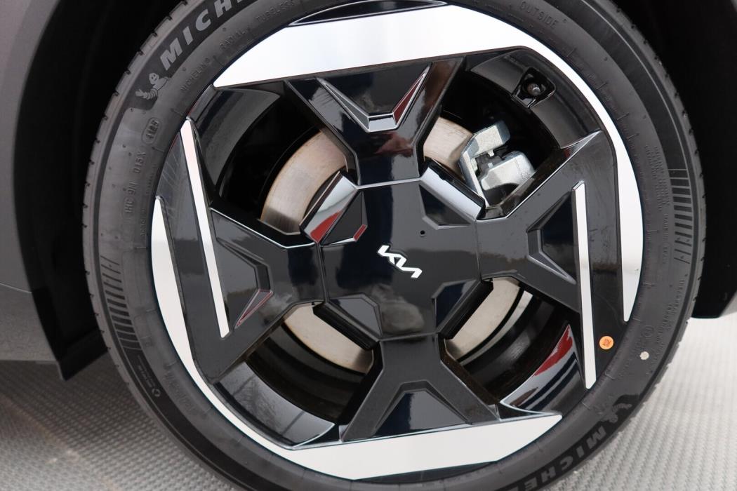 KIA EV4 2026