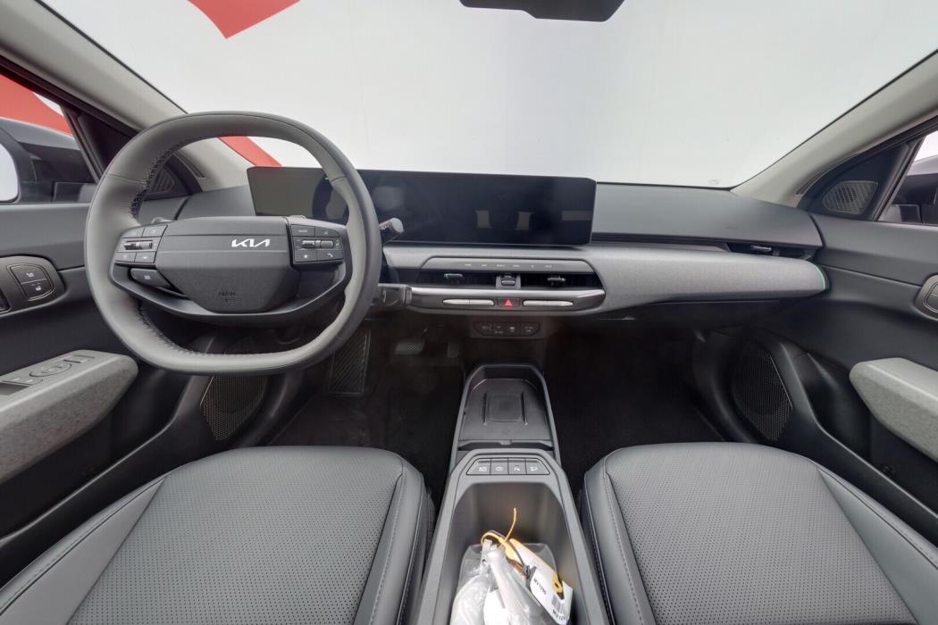 KIA EV4 2026