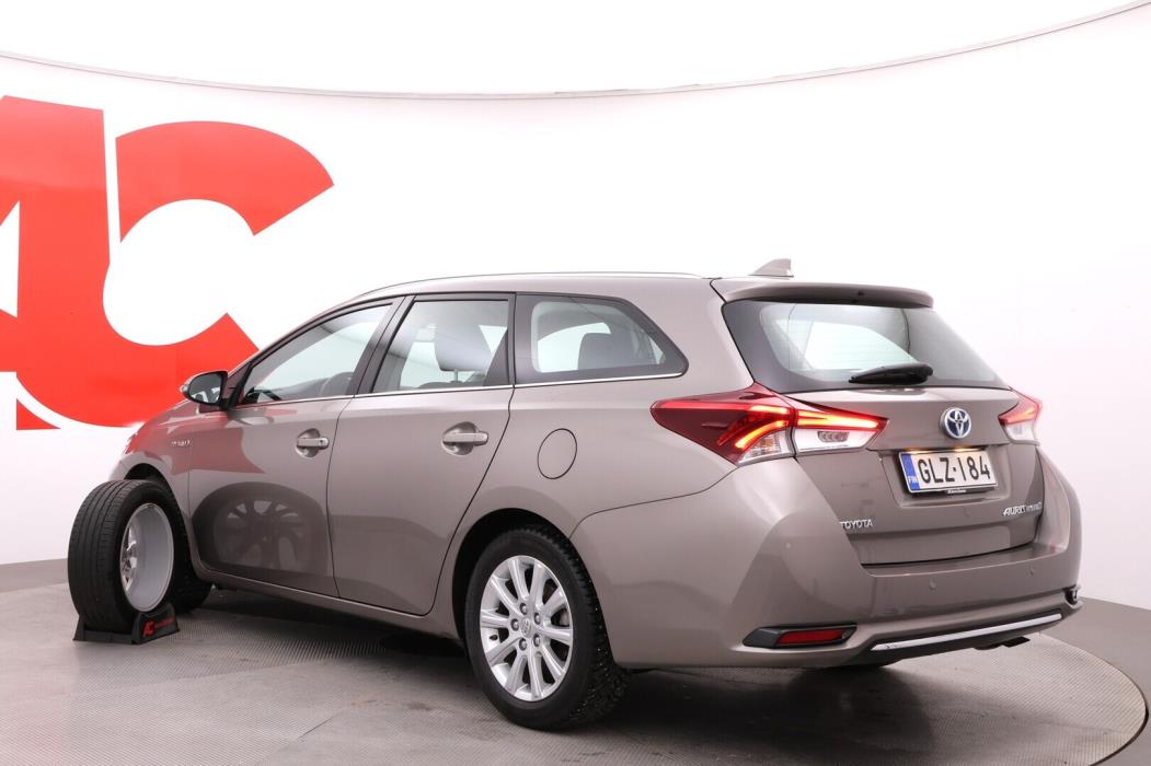 TOYOTA Auris 2016