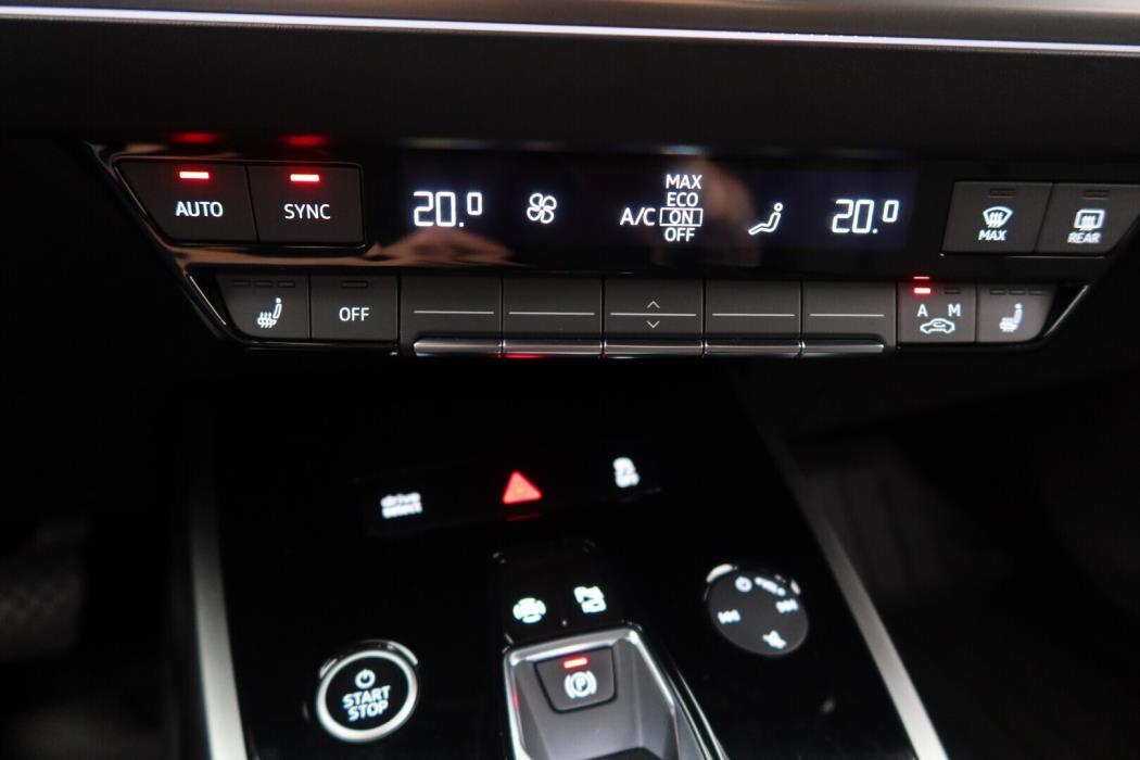 AUDI Q4 e-tron 2021