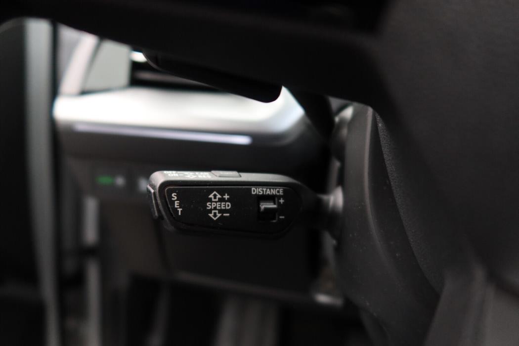 AUDI Q4 e-tron 2021