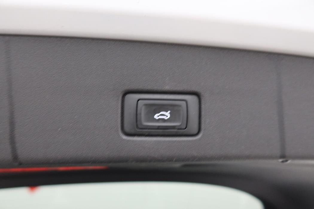 AUDI Q4 e-tron 2021