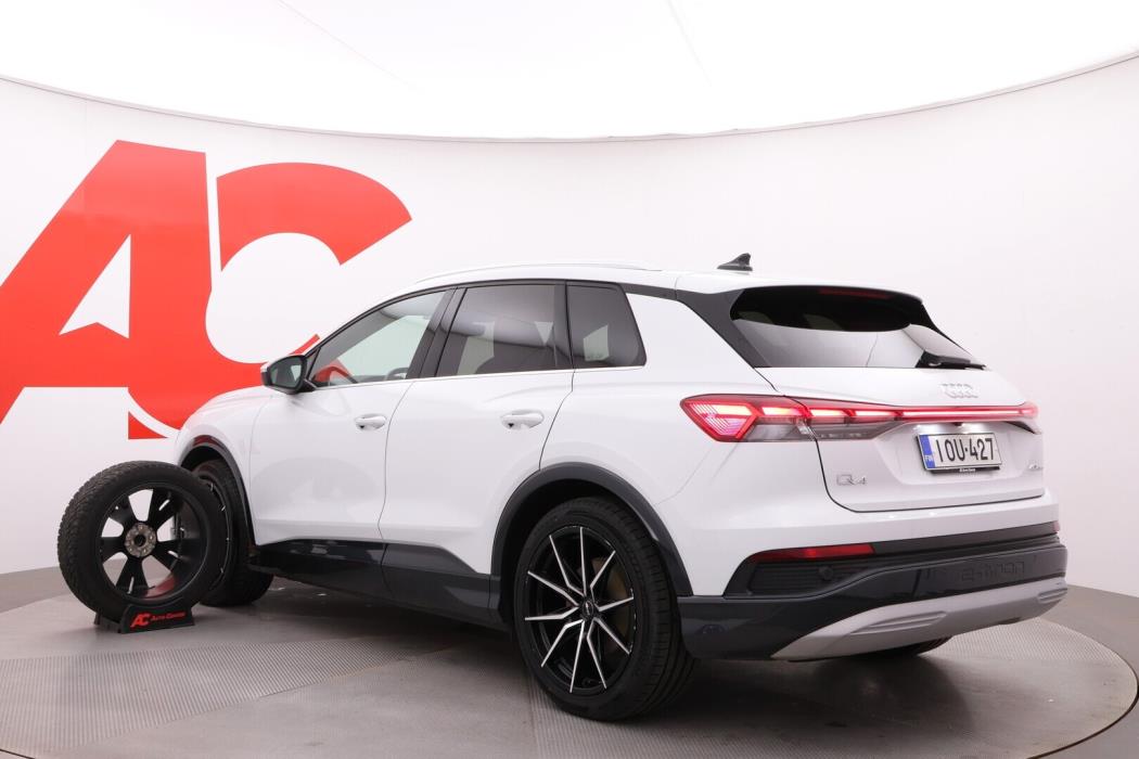 AUDI Q4 e-tron 2021