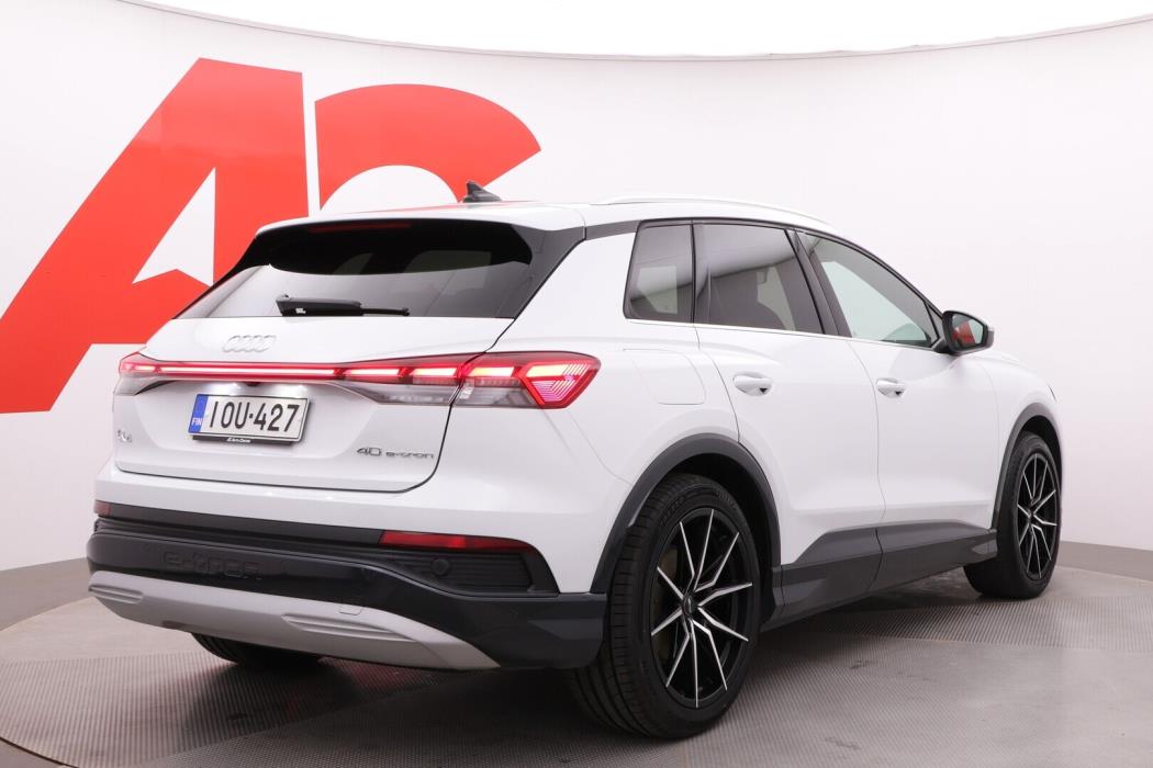 AUDI Q4 e-tron 2021