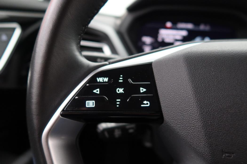 AUDI Q4 e-tron 2021
