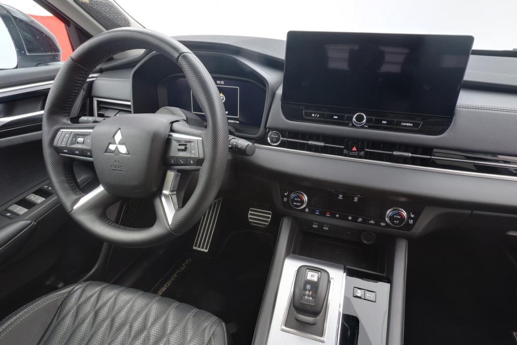 MITSUBISHI Outlander 2025