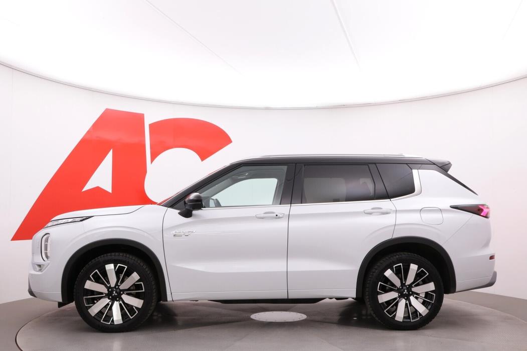 MITSUBISHI Outlander 2025
