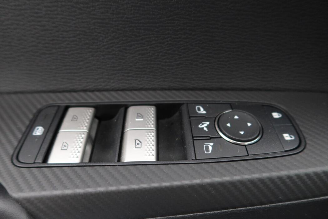 MITSUBISHI Outlander 2025