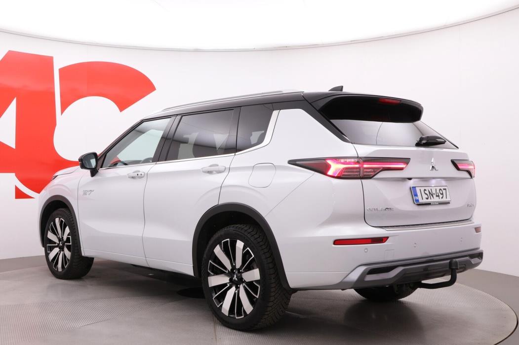MITSUBISHI Outlander 2025