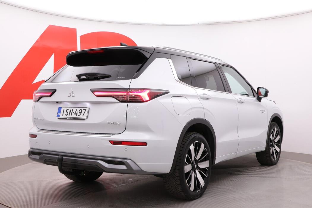 MITSUBISHI Outlander 2025