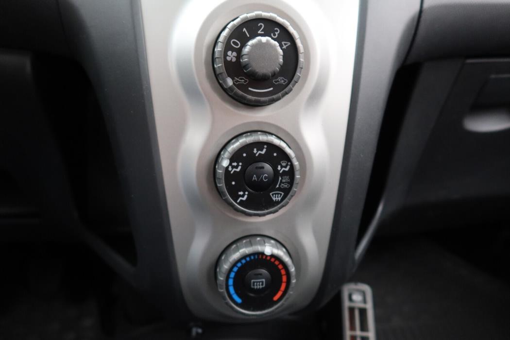 TOYOTA Yaris 2008