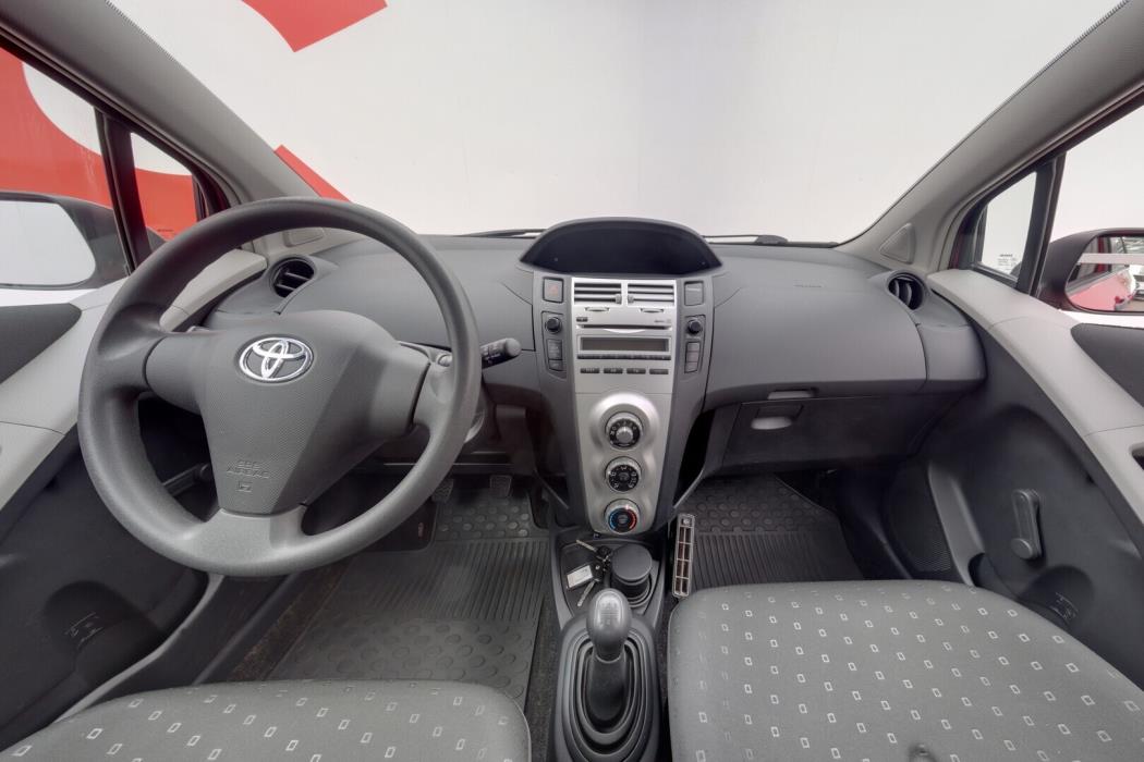 TOYOTA Yaris 2008
