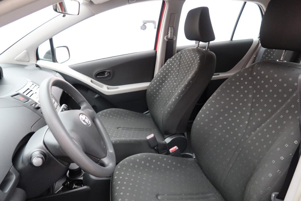 TOYOTA Yaris 2008