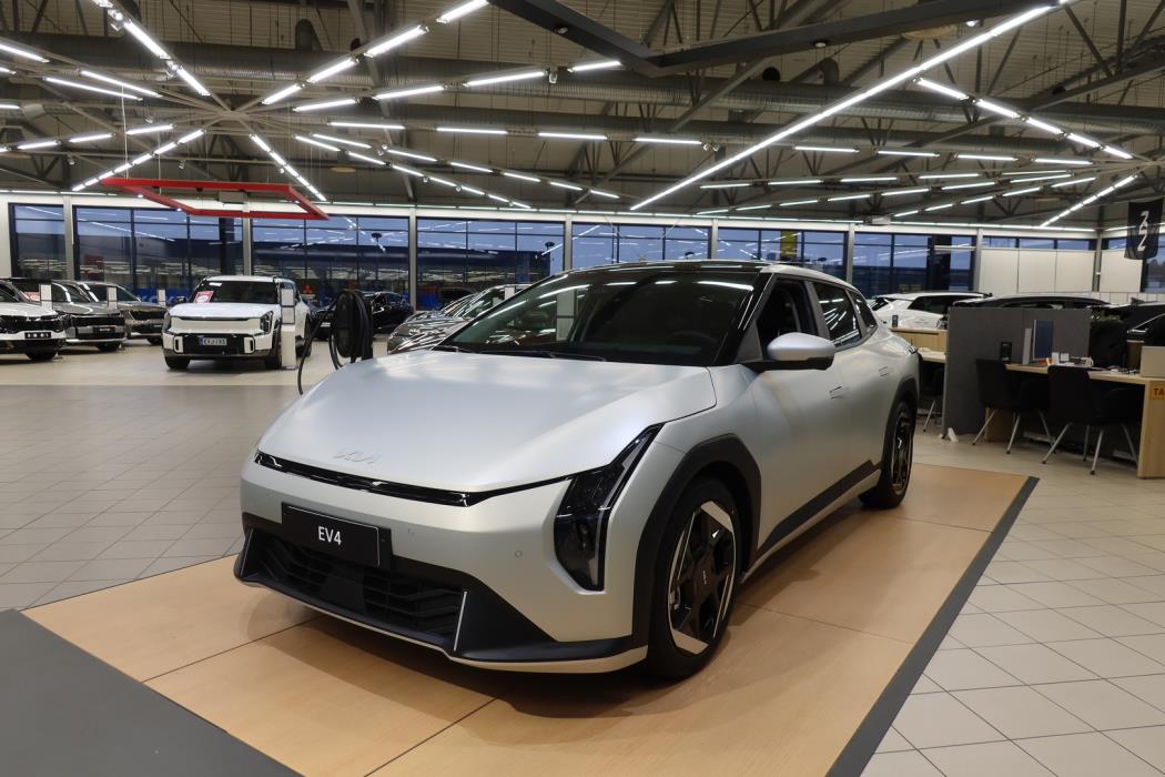 KIA EV4 2026