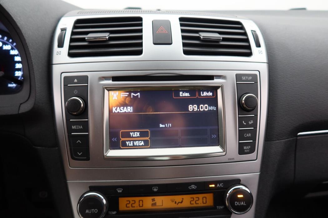 TOYOTA Avensis 2013