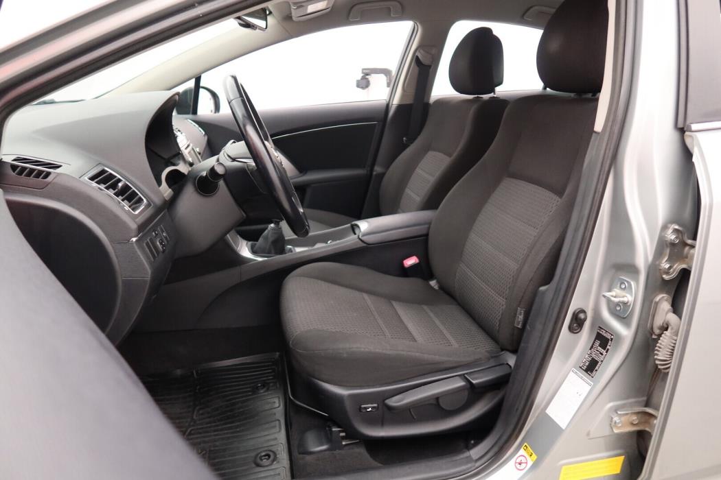 TOYOTA Avensis 2013