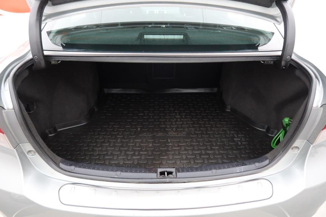 TOYOTA Avensis 2013