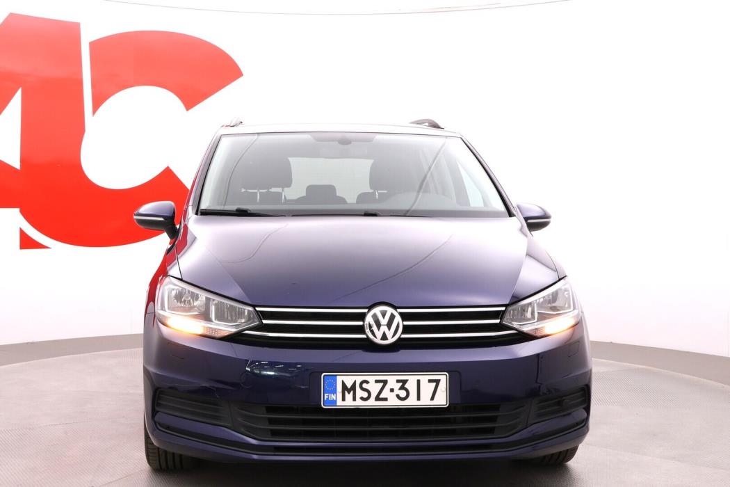 VOLKSWAGEN Touran 2016