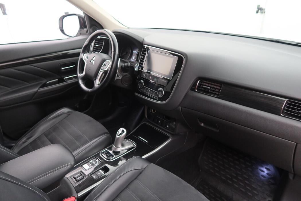 MITSUBISHI Outlander PHEV 2018