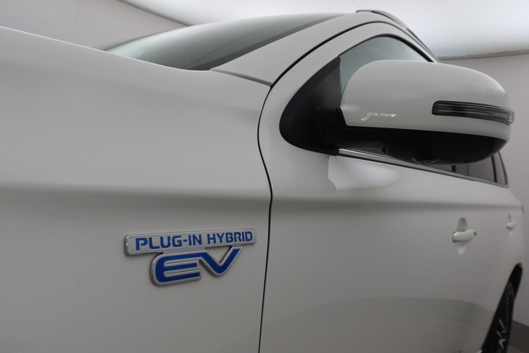 MITSUBISHI Outlander PHEV 2018