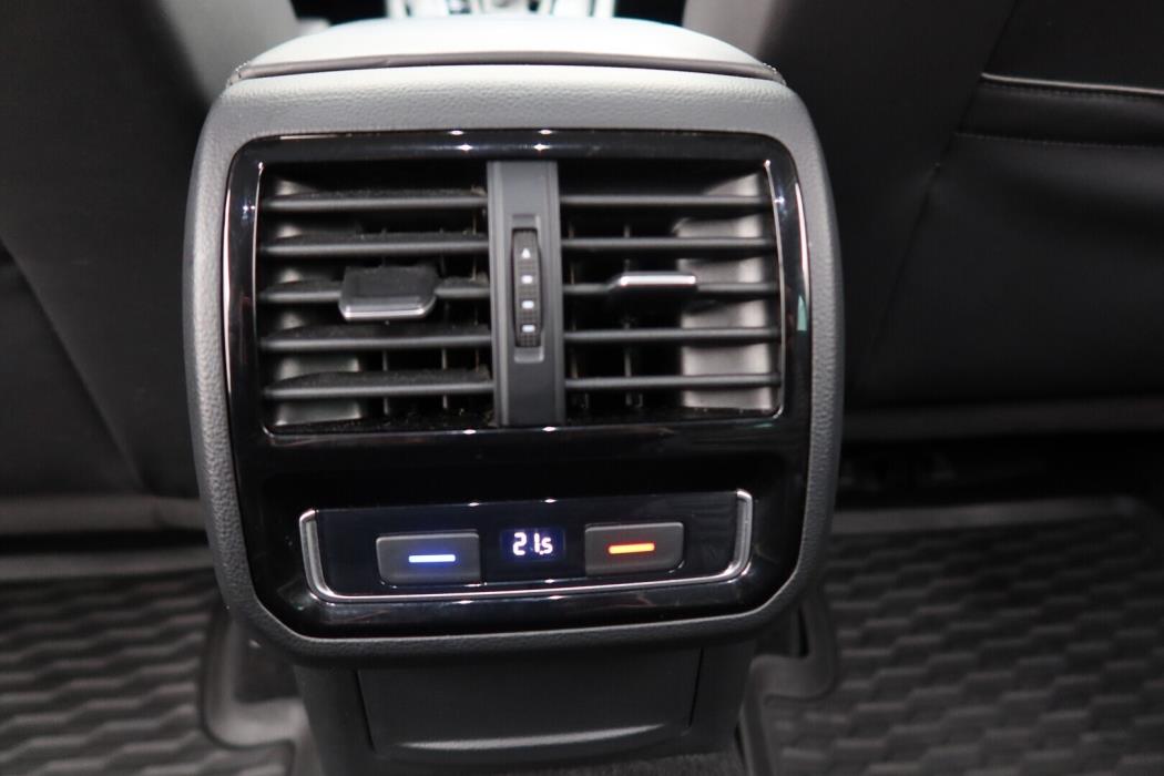 VOLKSWAGEN Passat 2019