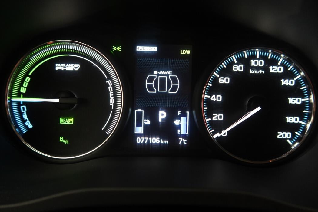 MITSUBISHI Outlander PHEV 2018