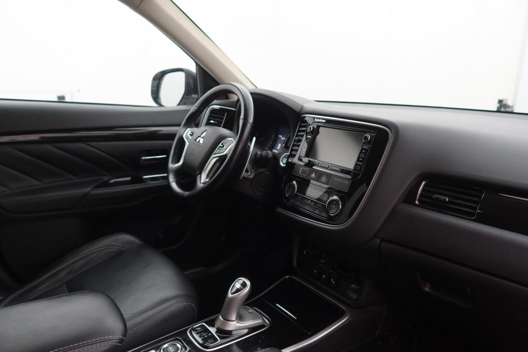 MITSUBISHI Outlander PHEV 2018