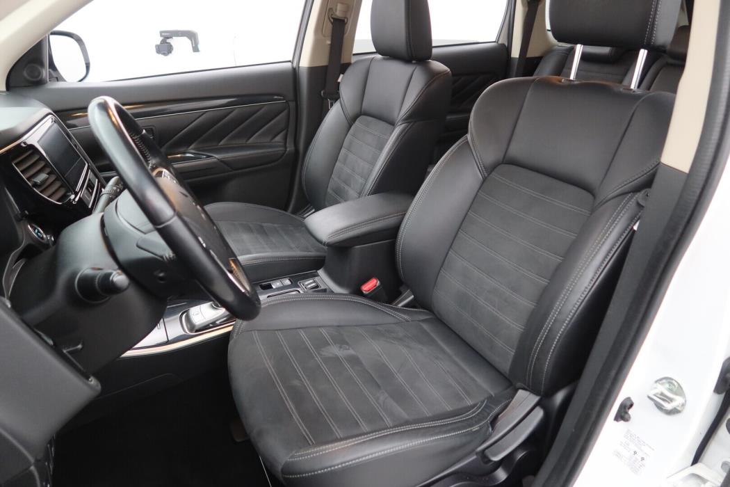 MITSUBISHI Outlander PHEV 2019