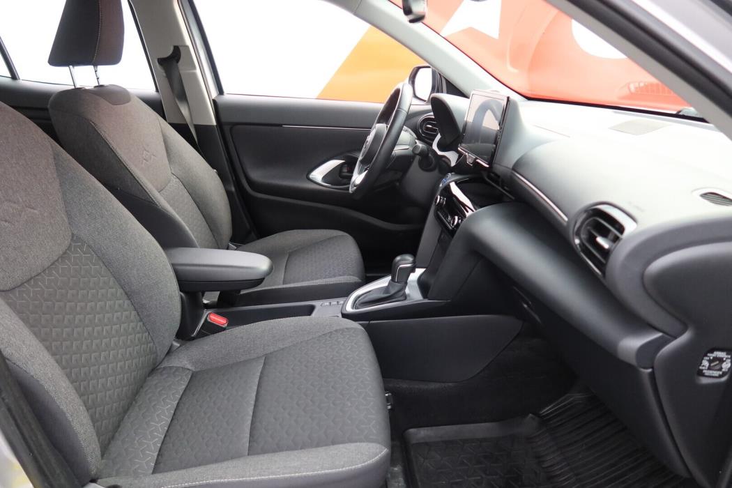 TOYOTA Yaris Cross 2024