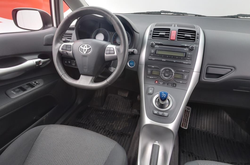 TOYOTA Auris 2010