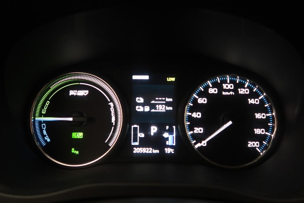 MITSUBISHI Outlander PHEV 2018