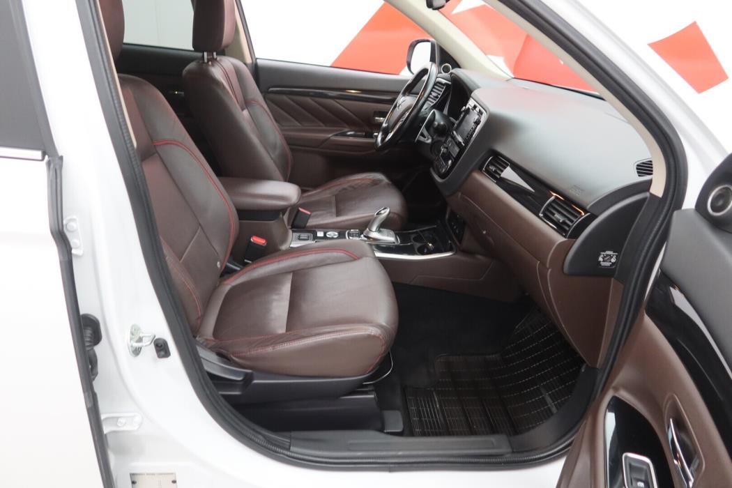 MITSUBISHI Outlander PHEV 2018