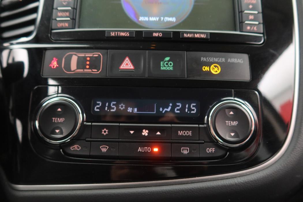 MITSUBISHI Outlander PHEV 2014