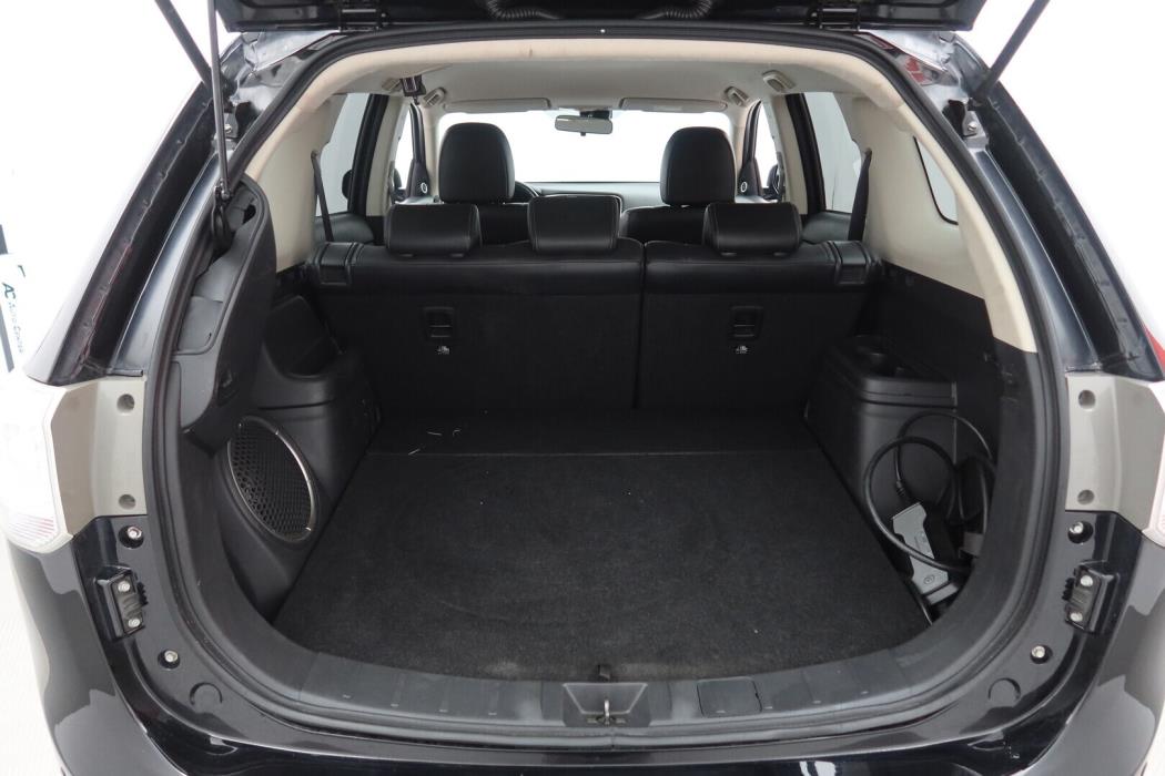 MITSUBISHI Outlander PHEV 2014