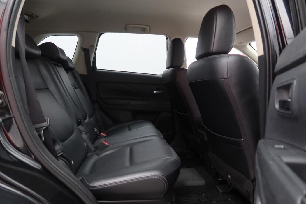 MITSUBISHI Outlander PHEV 2014