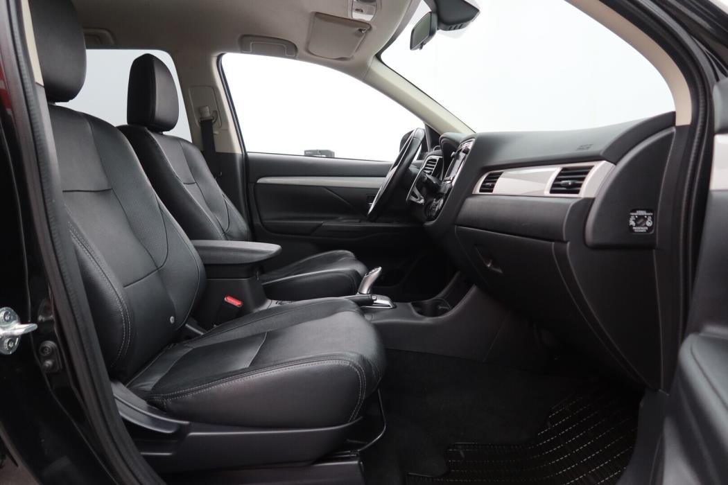 MITSUBISHI Outlander PHEV 2014
