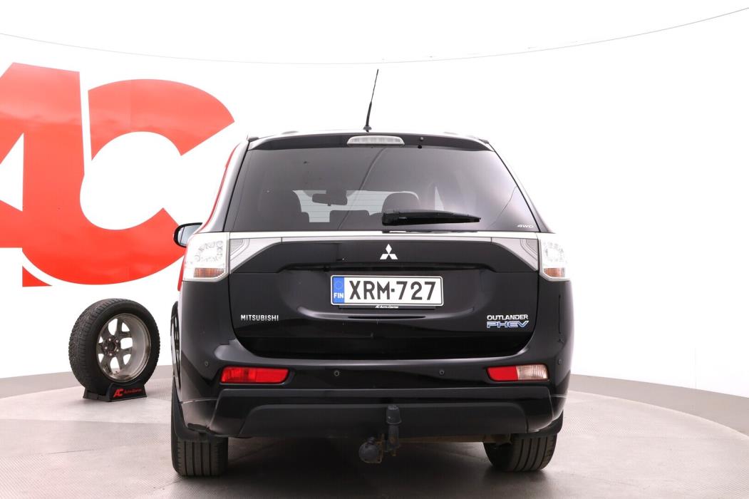 MITSUBISHI Outlander PHEV 2014