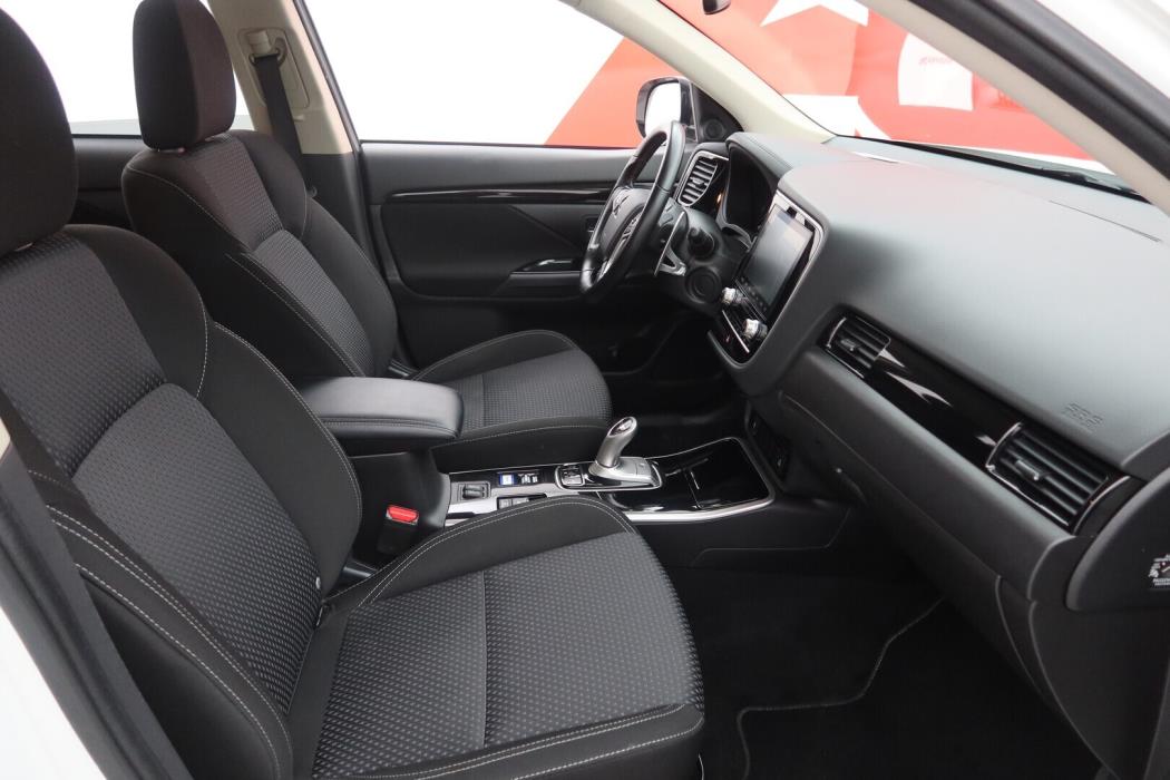 MITSUBISHI Outlander PHEV 2020