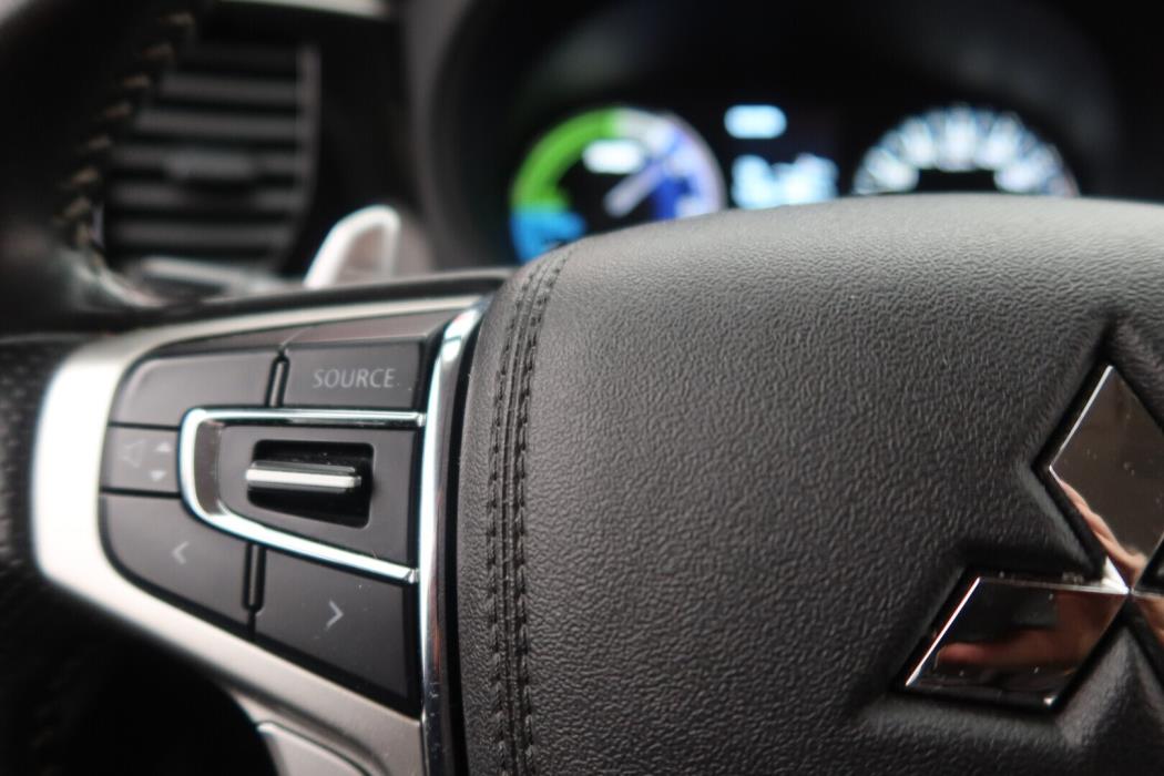 MITSUBISHI Outlander PHEV 2020