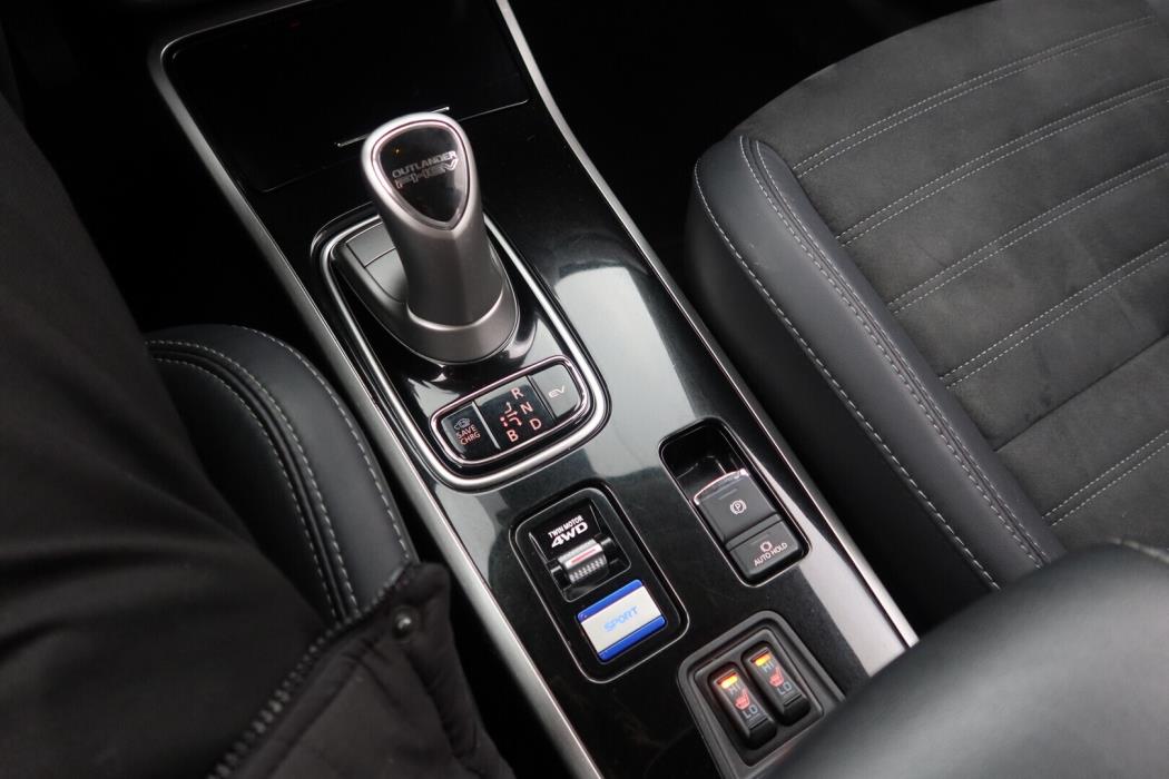 MITSUBISHI Outlander PHEV 2021