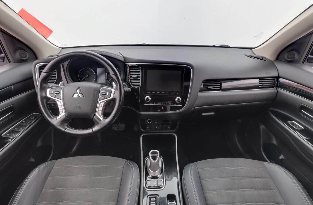 MITSUBISHI Outlander PHEV 2021