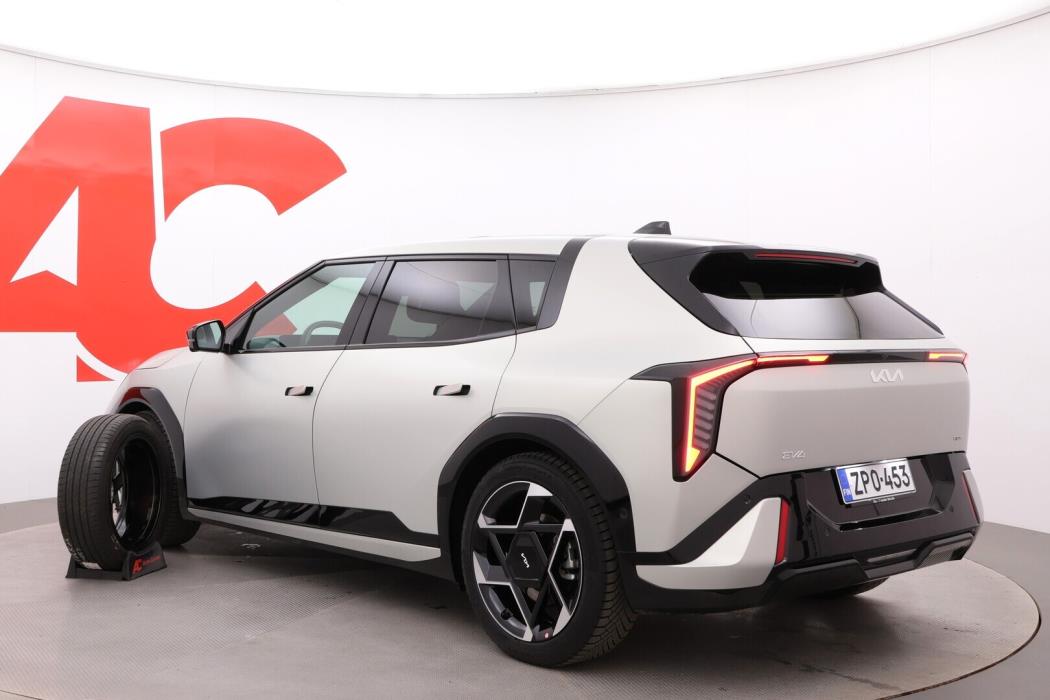 KIA EV4 2025