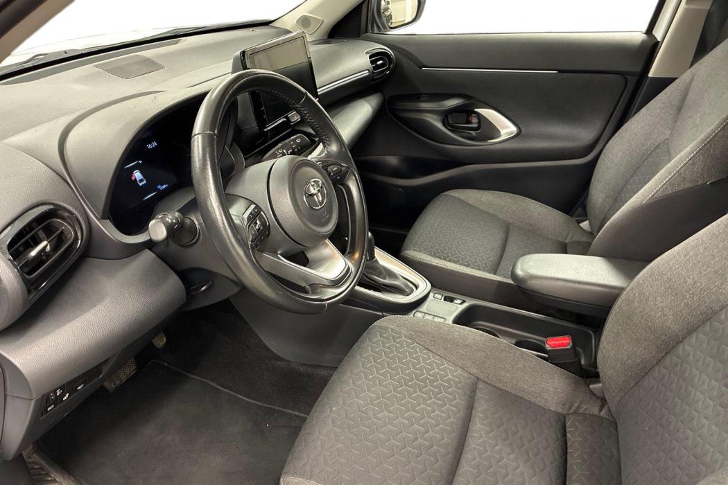 TOYOTA Yaris Cross 2024
