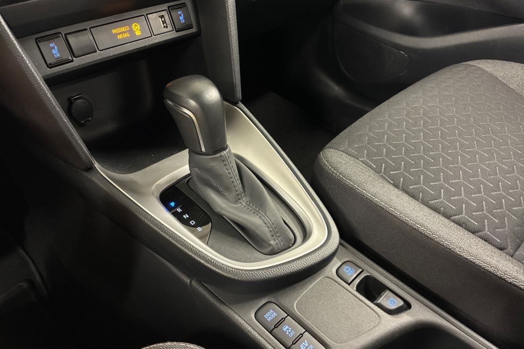 TOYOTA Yaris Cross 2024