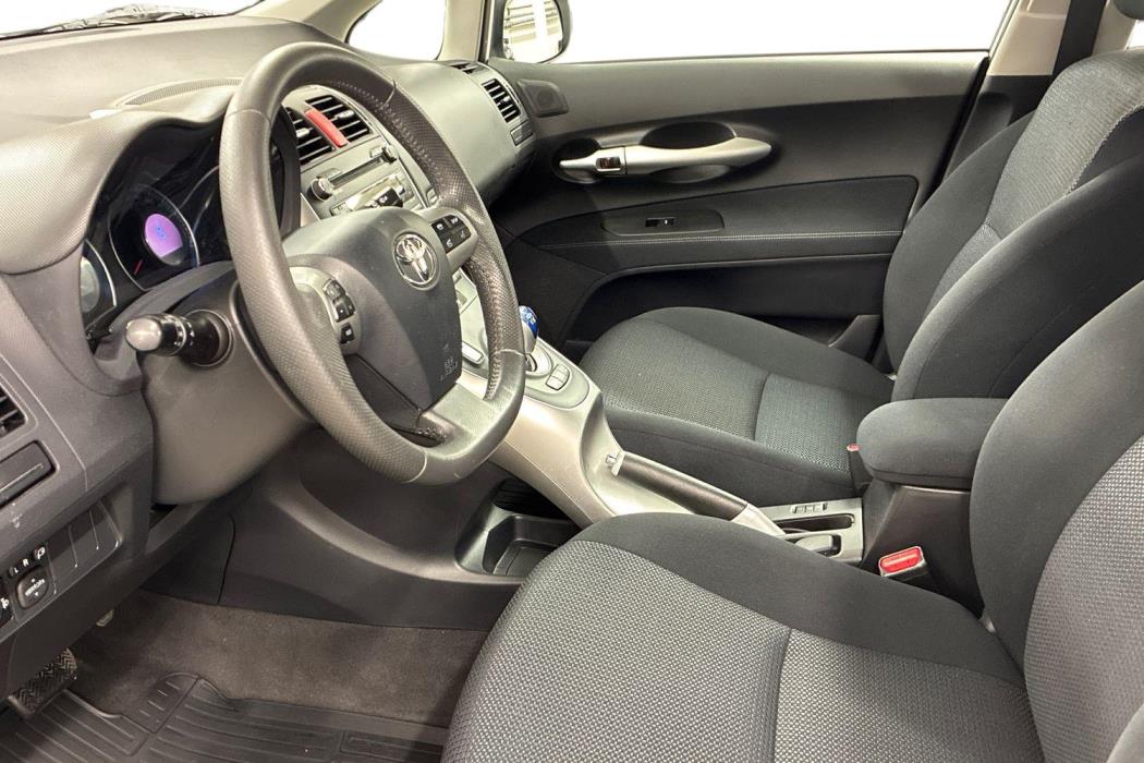 Toyota Auris 2012
