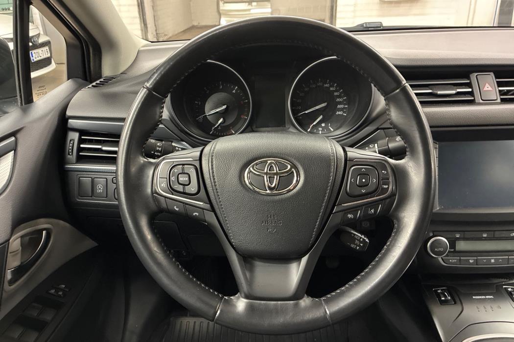 Toyota Avensis 2016