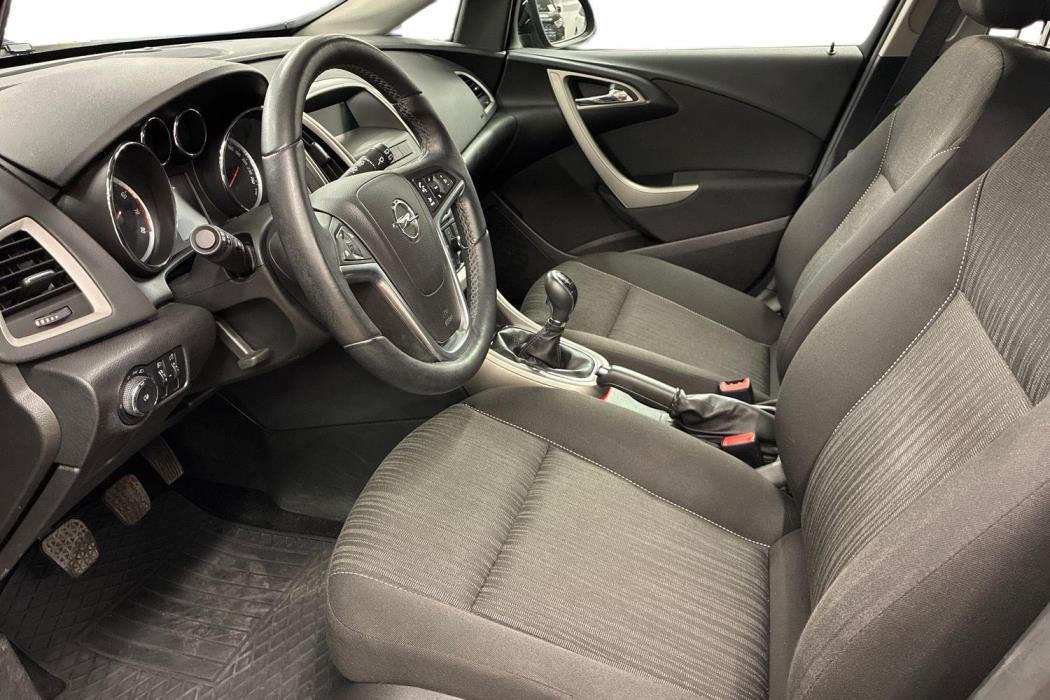 Opel Astra 2012