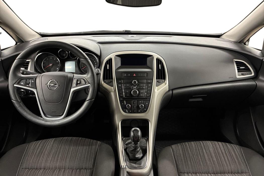 Opel Astra 2012