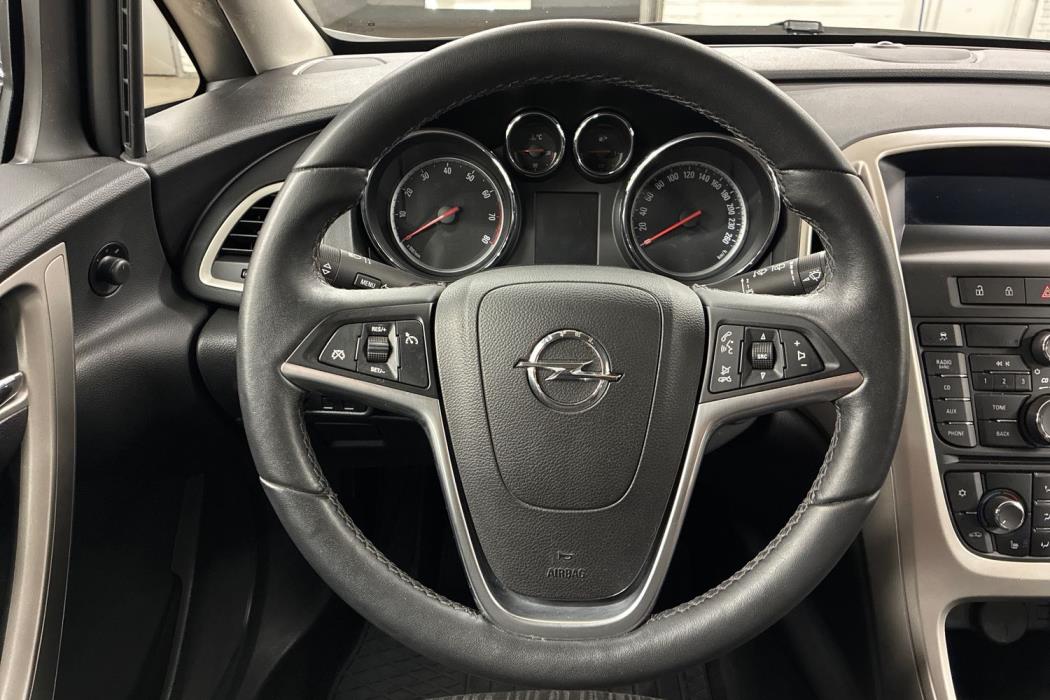 Opel Astra 2012