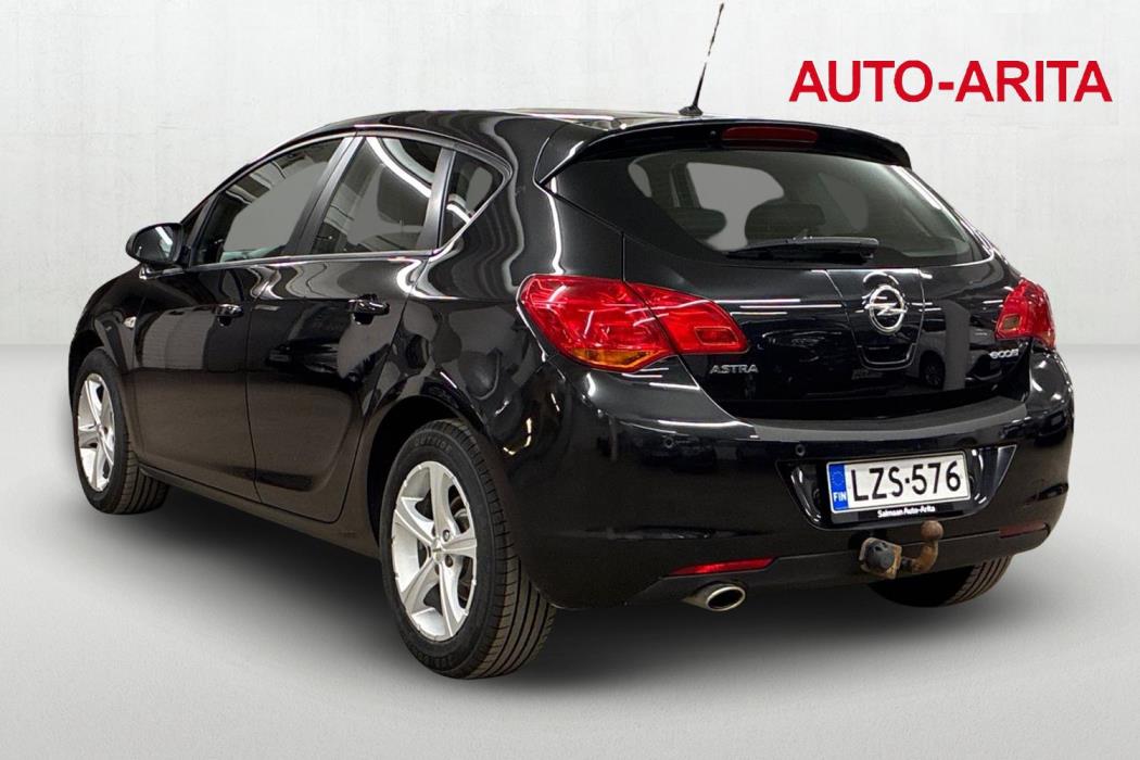 Opel Astra 2012